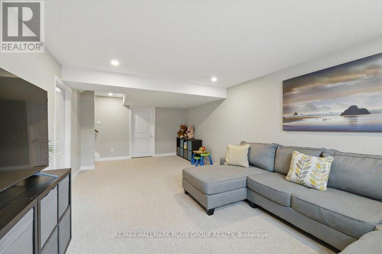 28459225/251-mountain-sorrel-way/avalon-west/ottawa/ontario/K4A1H5_19