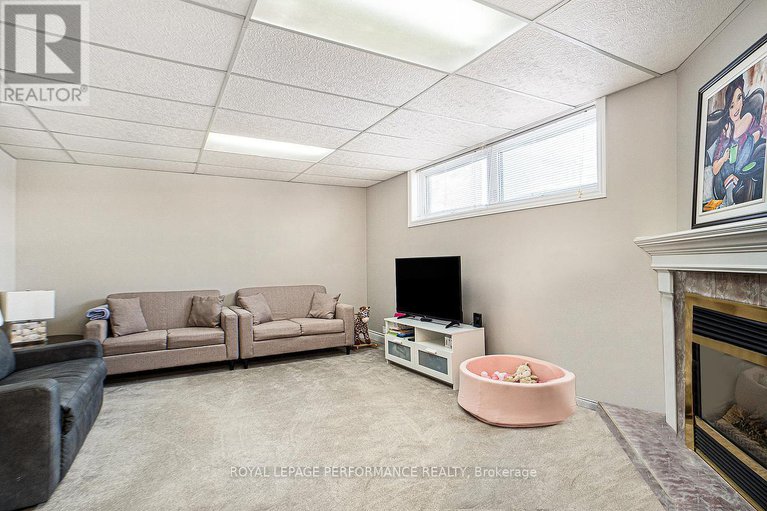 28209002/1524-beaconfield-street/bilberry-creekqueenswood-heights/ottawa/ontario/K1E1R5_23