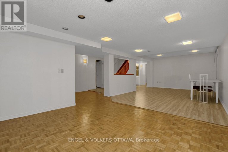 29460992/7-condie-street-w/centrepointe/ottawa/ontario/K2G5M3_41