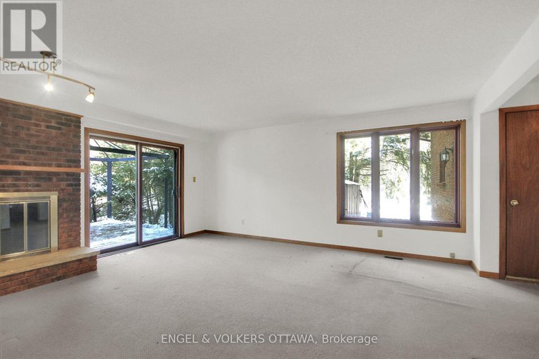 29262482/5361-hilltop-drive/manotick-long-island-nicholls-island/ottawa/ontario/K4M1G4_16