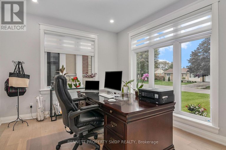 28848172/10-westwood-drive/meadowlandscrestview/ottawa/ontario/K2G2W7_10