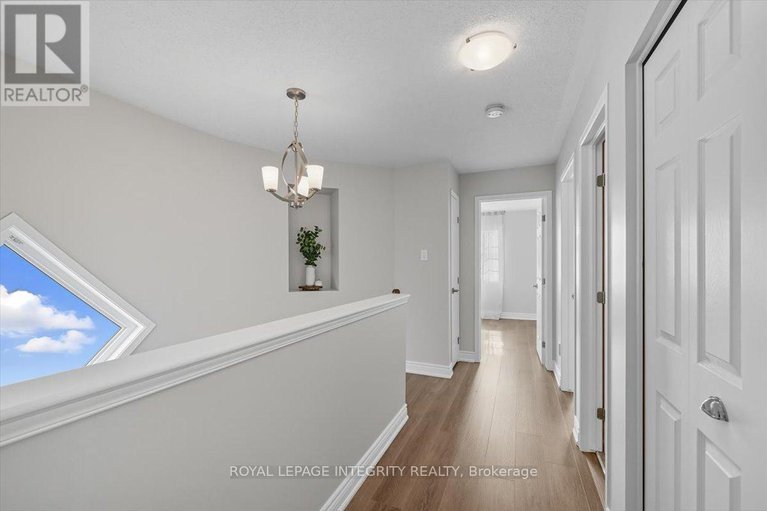28924267/2018-winsome-terrace/fallingbrookgardenway-south/ottawa/ontario/K4A4Y4_27