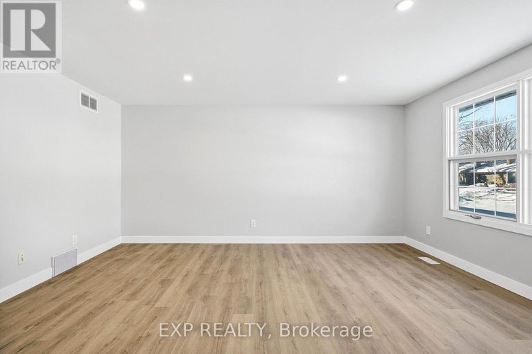 29332687/2158-fillmore-crescent/beacon-hill-north/ottawa/ontario/K1J6A4_5