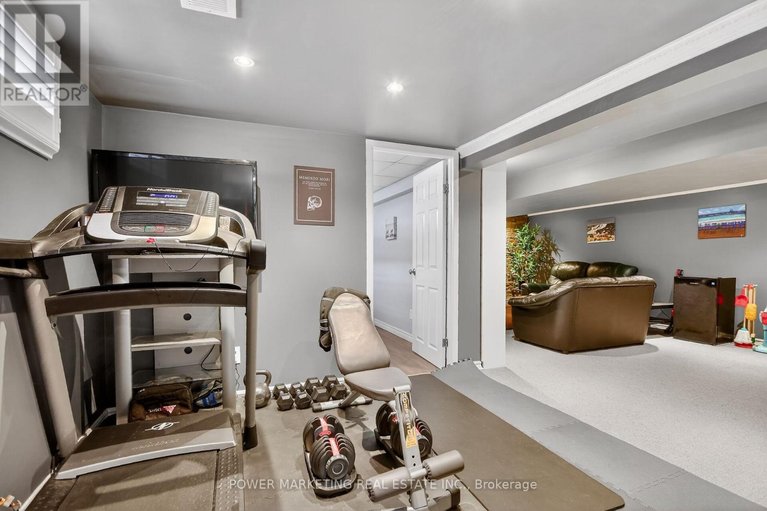 29667359/3269-clearwater-crescent/south-keys/ottawa/ontario/K1V7S3_31