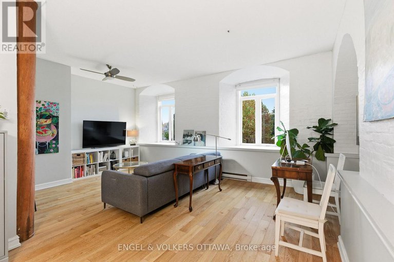 29028525/208-1-rosamond-street-e/almonte/mississippi-mills/ontario/K0A1A0_11