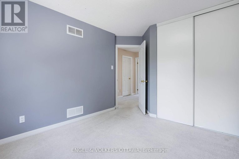 28761429/551-wild-shore-crescent/riverside-southgloucester-glen/ottawa/ontario/K1V1S9_28