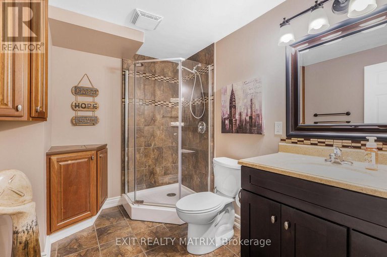 29122588/414-fairlakes-way/avalon-east/ottawa/ontario/K4A0L1_38