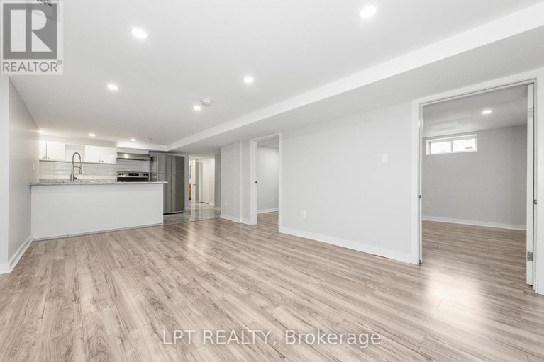 28384629/5-attwood-crescent/city-viewskylinefisher-heightsparkwood-hills/ottawa/ontario/K2E5B1_28