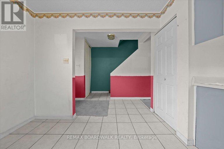 29597004/1456-murdock-gate/cyrville/ottawa/ontario/K1J8R5_30