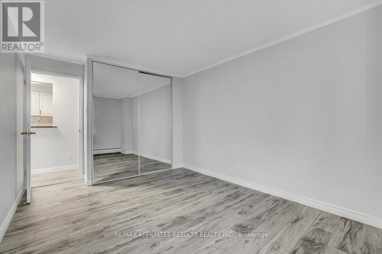 29621627/1609-415-greenview-avenue/britannia/ottawa/ontario/K2B8G5_25