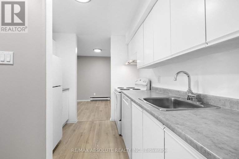 29207942/53a-798-st-andre-drive/hiawatha-parkconvent-glen/ottawa/ontario/K1C4R4_16