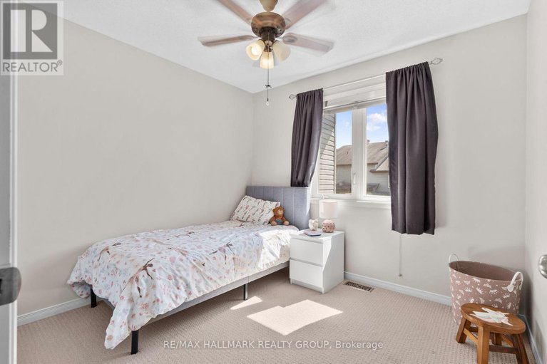 28834905/379-rolling-meadow-crescent/mer-bleuebradley-estatesanderson-park/ottawa/ontario/K1W0A9_22