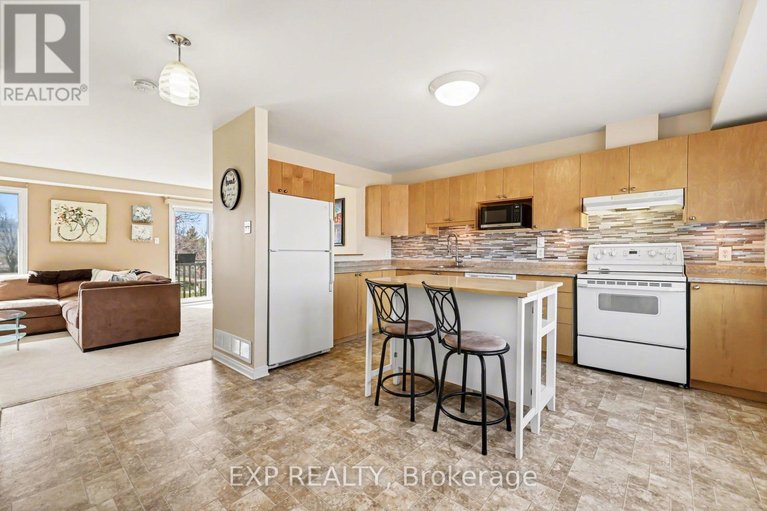 29666141/8-barnaby-private/overbrookcastle-heights/ottawa/ontario/K1K4S4_17