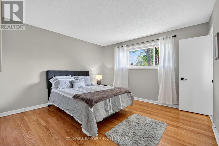 28912444/11-willeth-avenue/city-viewskylinefisher-heightsparkwood-hills/ottawa/ontario/K2E5C2_29