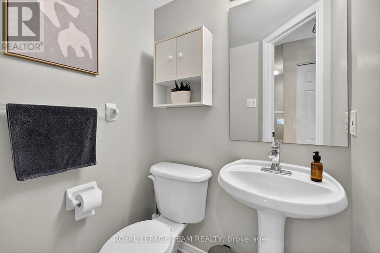 29041203/26-25-bayswater-avenue/hintonburg/ottawa/ontario/K1Y2E5_11