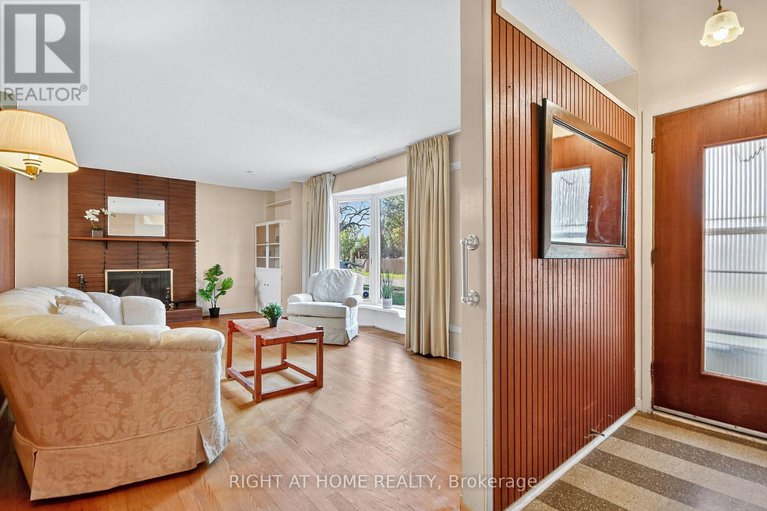 28954336/6-higwood-drive/borden-farmstewart-farmcarleton-heightsparkwood-hills/ottawa/ontario/K2E5K7_4