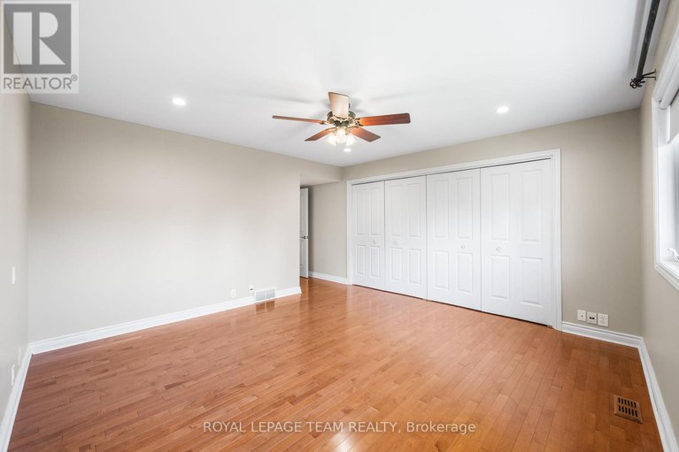 28386373/3-millbrook-crescent/city-viewskylinefisher-heightsparkwood-hills/ottawa/ontario/K2E5B6_22