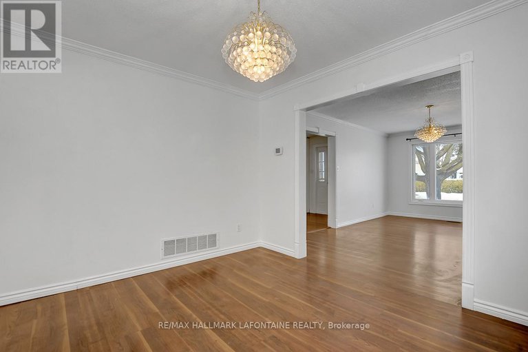 29381191/6128-vineyard-drive/convent-glen/ottawa/ontario/K1C2N6_10