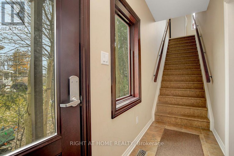 28184853/1271-field-street/bel-air-park/ottawa/ontario/K2C2P9_26