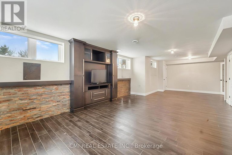 29295430/2500-lookout-drive/cumberland-ridge/ottawa/ontario/K4C1S3_13