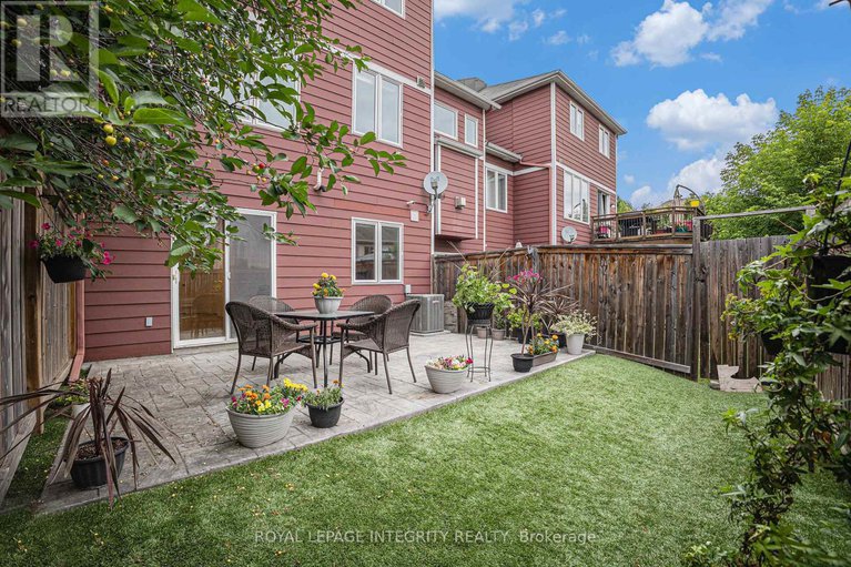 28579290/85-evelyn-powers-private/stittsville-south/ottawa/ontario/K2S0E1_29