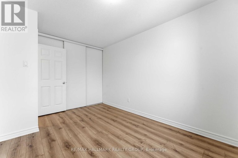 29099475/123-silvermoon-crescent/avalon-east/ottawa/ontario/K4A0P5_31