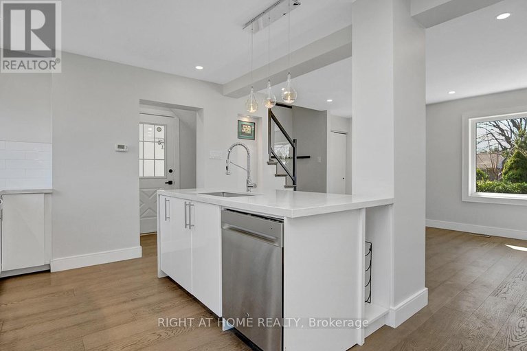 28260455/81-canter-boulevard/meadowlandsst-claire-gardens/ottawa/ontario/K2G2M4_11