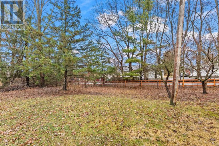 29619263/235-poole-street/mcnabbraeside-twps/mcnabbraeside/ontario/K7S1J1_22