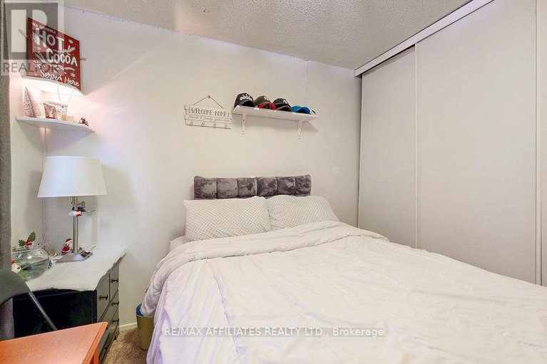 28551721/41-41-bering-court/katimavik/ottawa/ontario/K2L2B8_17