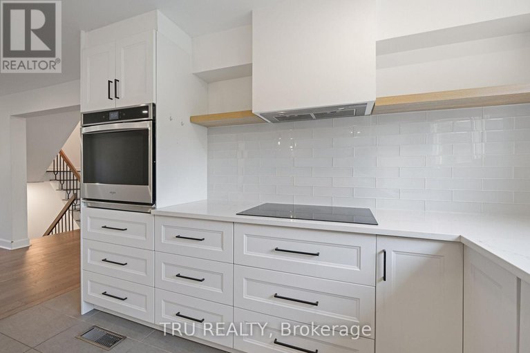 29269815/12-apache-crescent/city-viewskylinefisher-heightsparkwood-hills/ottawa/ontario/K2E6H7_16