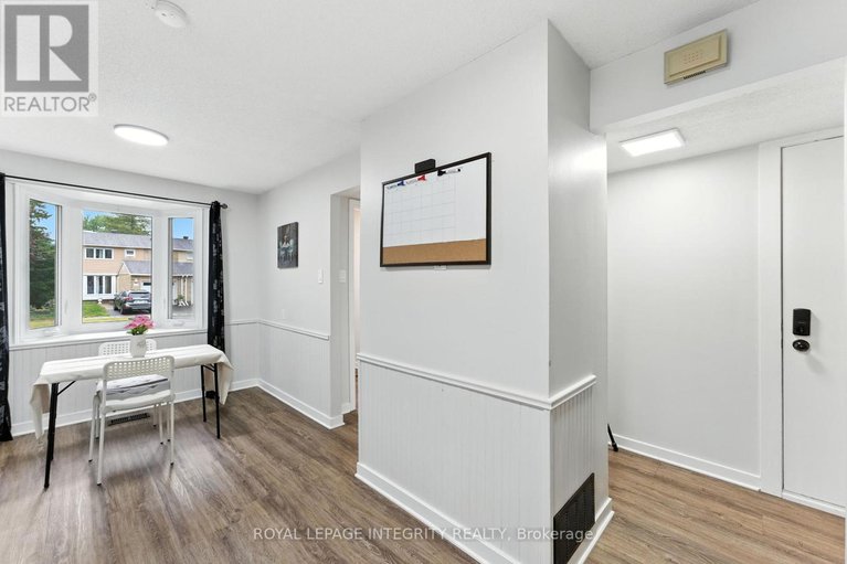 28843090/7900-decarie-drive/orleans-wood/ottawa/ontario/K1C2K3_13