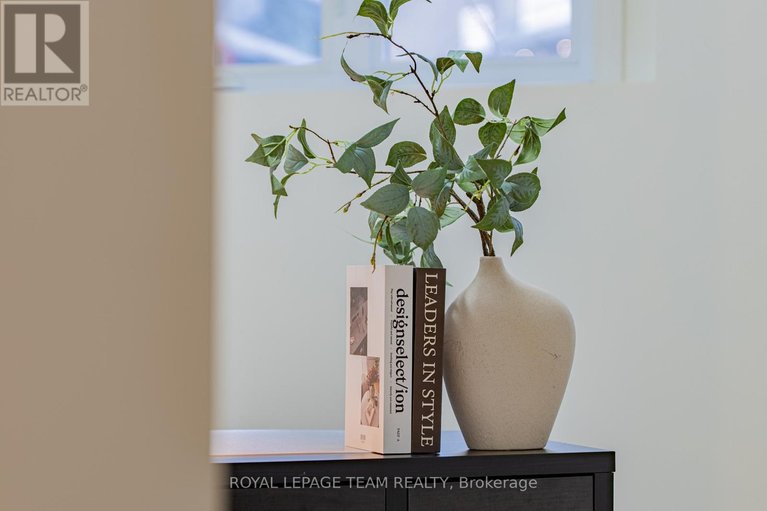 29615584/1615-locksley-lane/beaconwood/ottawa/ontario/K1J1B6_40