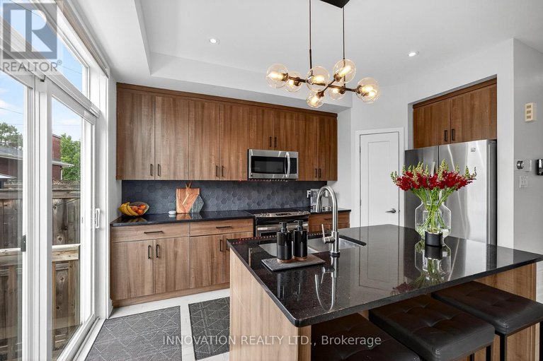 28801635/1310-avenue-p-avenue/eastway-gardensindustrial-park/ottawa/ontario/K1G0B3_16
