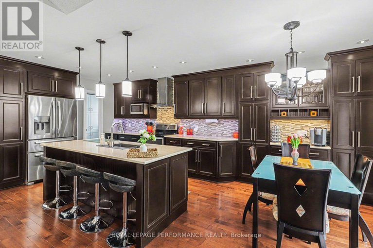 29602570/1006-sheenboro-crescent/fallingbrookpineridge/ottawa/ontario/K4A3M8_16