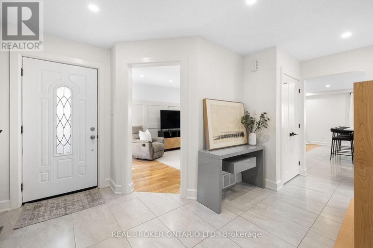 29653465/2058-wildflower-drive/queenswood-heights-south/ottawa/ontario/K1E3R3_5