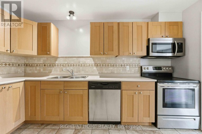 29541775/4-chisholm-court/beaverbrook/ottawa/ontario/K2K1E2_12