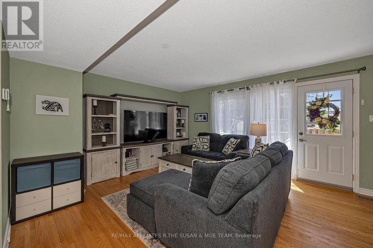 29682190/35-monterey-drive/leslie-park/ottawa/ontario/K2H7A9_15
