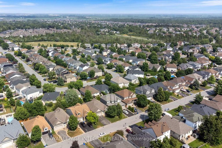 28620826/449-landswood-way/stittsville-south/ottawa/ontario/K2S0A4_30