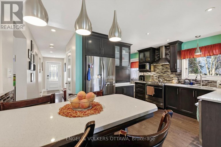 29667365/425-tanager-bay/chatelaine-village/ottawa/ontario/K1E2Z7_15