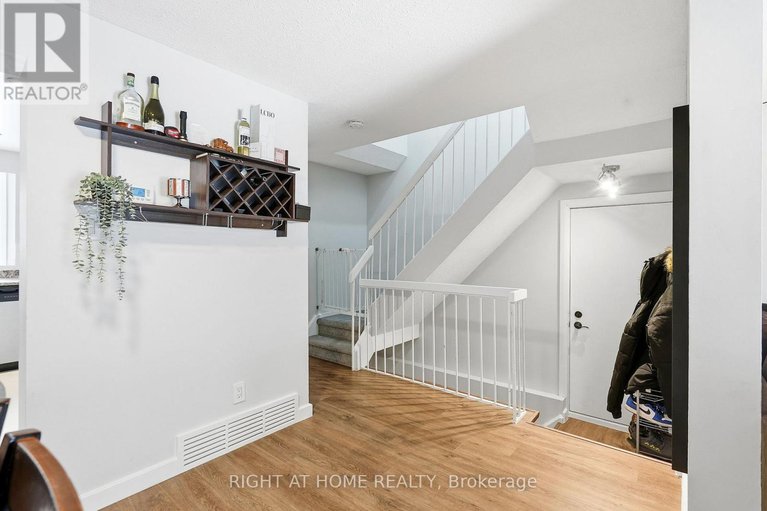 29178225/1633-lafrance-drive/queenswood-heights-south/ottawa/ontario/K1E2L7_9