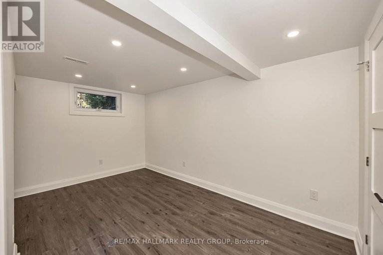 29670694/1138-sherman-drive/bel-air-heights/ottawa/ontario/K2C2M4_42