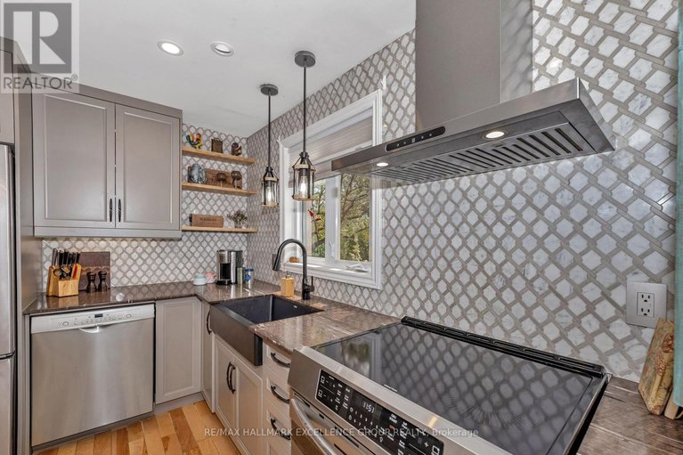 28418354/92-1643-du-sommet-place/chateauneuf/ottawa/ontario/K1C4Z9_18