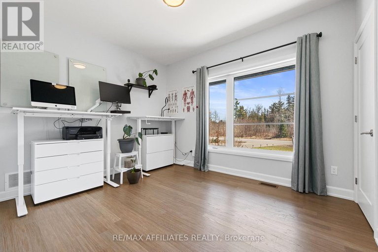 28675428/400-cinnamon-crescent/fitzroy-ward-south-west/ottawa/ontario/K0A2H0_28