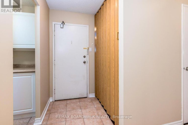 29255405/709-2400-virginia-drive/urbandale-acres/ottawa/ontario/K1H8L3_3