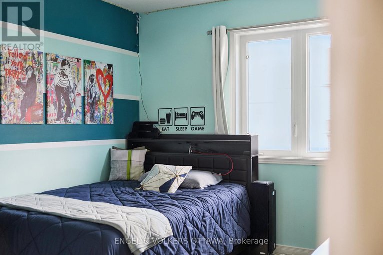 28783227/247-rolling-meadow-crescent/mer-bleuebradley-estatesanderson-park/ottawa/ontario/K1W0A8_31