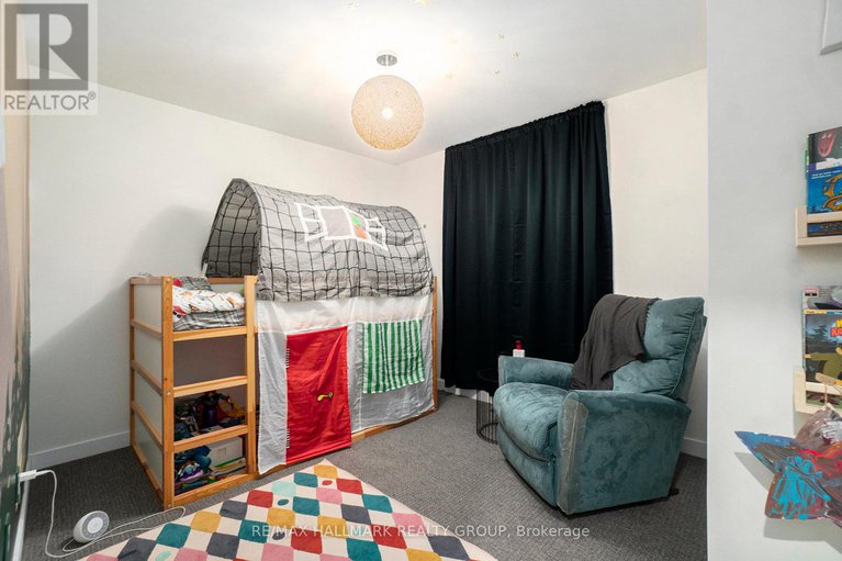 29088429/523-paakanaak-avenue/blossom-parkkemp-parkfindlay-creek/ottawa/ontario/K1X0H2_22