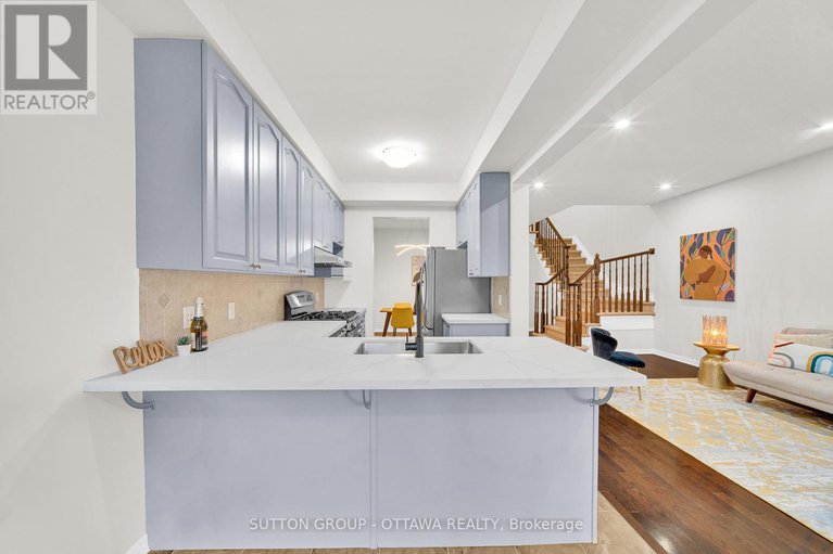 28945910/747-oakglade-avenue/emerald-meadowstrailwest/ottawa/ontario/K2M0B5_8