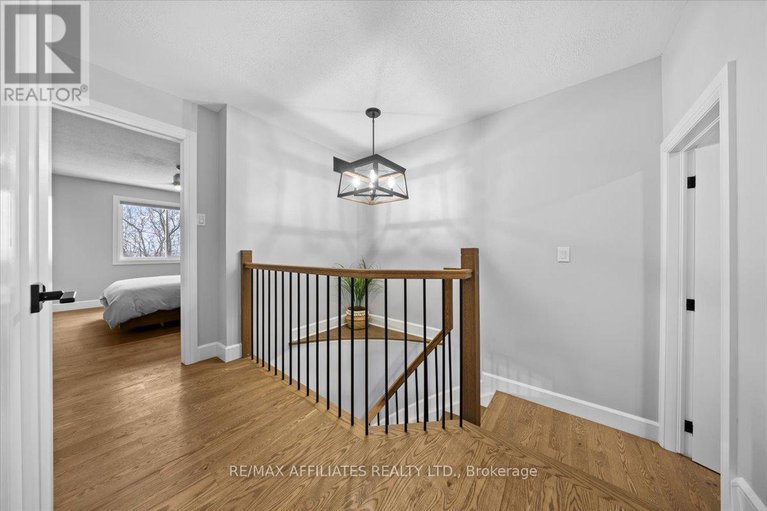 29171226/2065-breezewood-street/springridgeeast-village/ottawa/ontario/K4A4R8_20