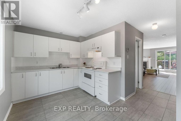 28765564/202-299-castor-street/village-of-russell/russell/ontario/K4R1E9_15