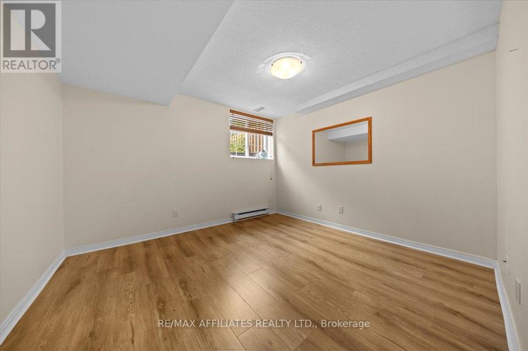 28623558/1694-toulouse-crescent/orleanssunridge/ottawa/ontario/K1C6K3_32